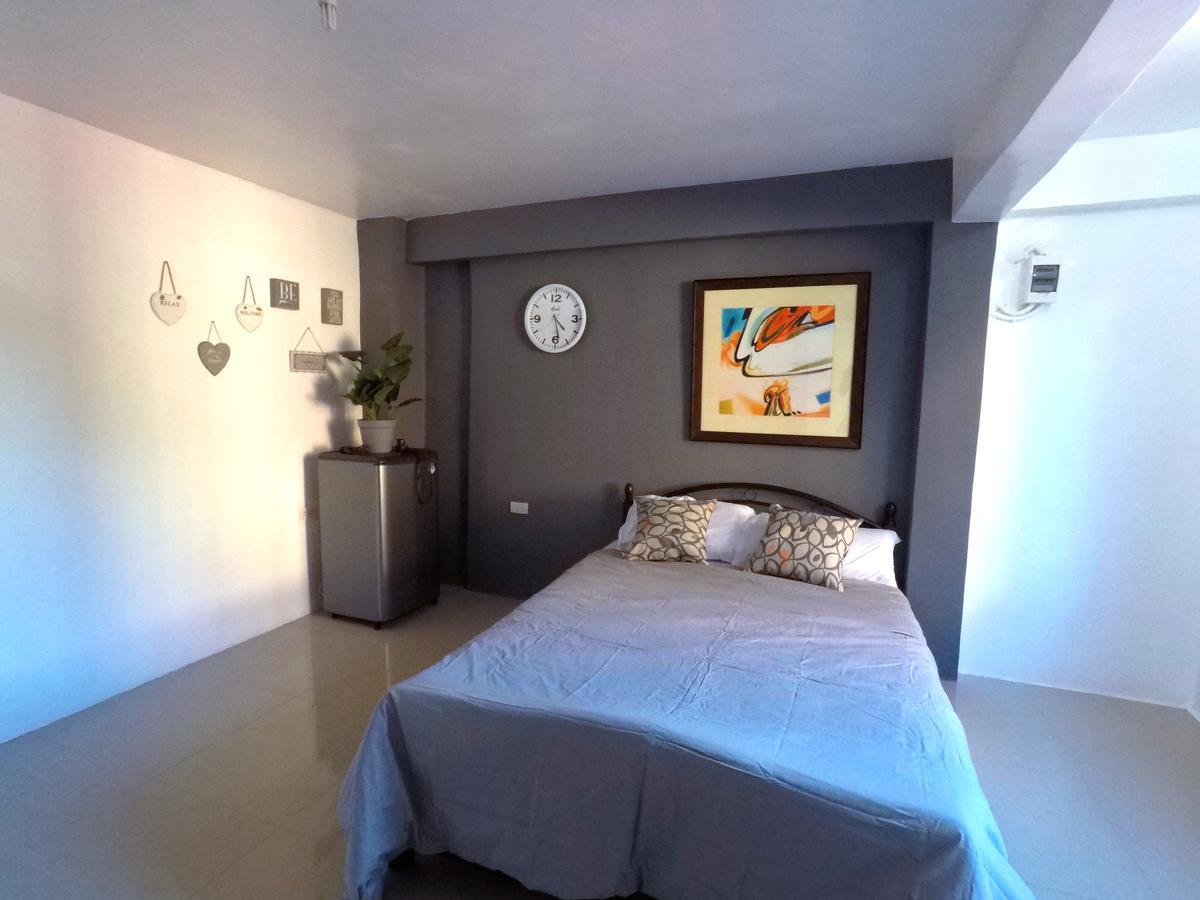 Lalyn'S Room In Кесон-Сіті Екстер'єр фото